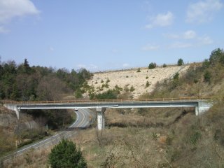 日山地橋