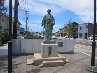 大梶七兵衛の銅像
