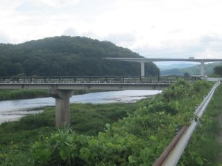 馬洗川に架かる三和橋