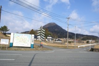 津田明神山