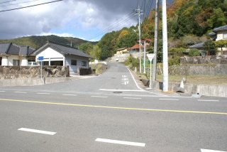 県道を離れて里道を行く