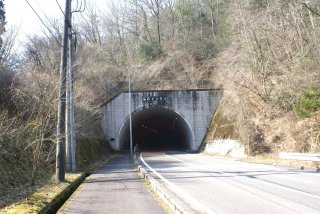 石原トンネル