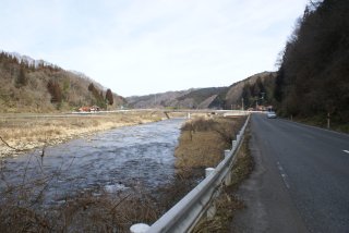 比和川の谷間が始めて広がる