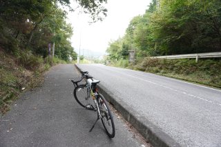 公園の手前の峠