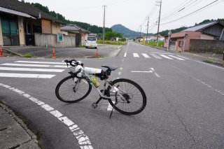 県道５６号線へ