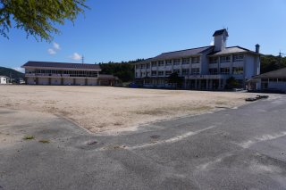 神杉小学校