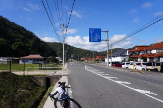 布野へ曲がる分岐