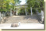 熊野神社、鳥居の前