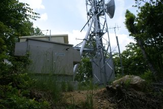 山頂のテレビ塔